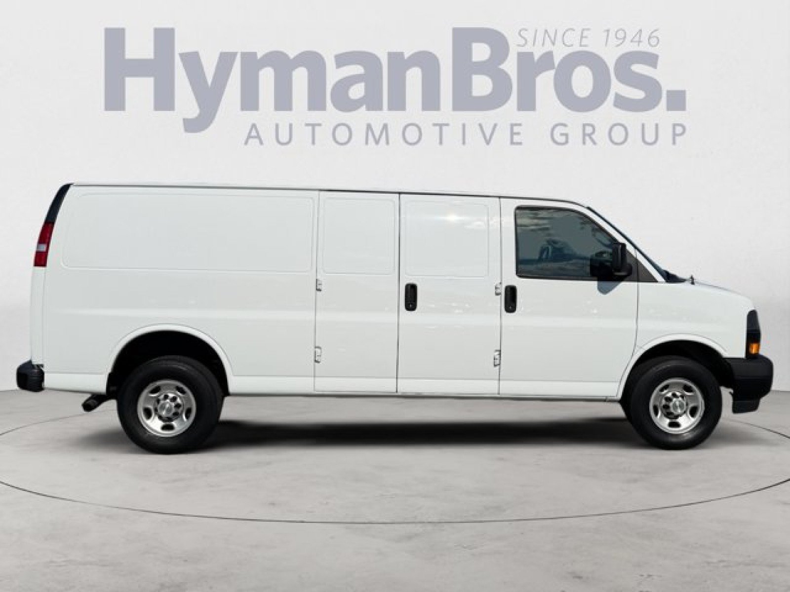Used 2022 Chevrolet Express 2500 Extended w/ Driver Convenience Package RWD image 2