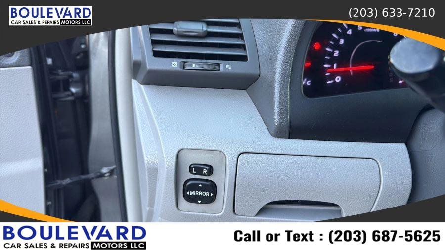 Used 2010 Toyota Camry LE FWD image 19