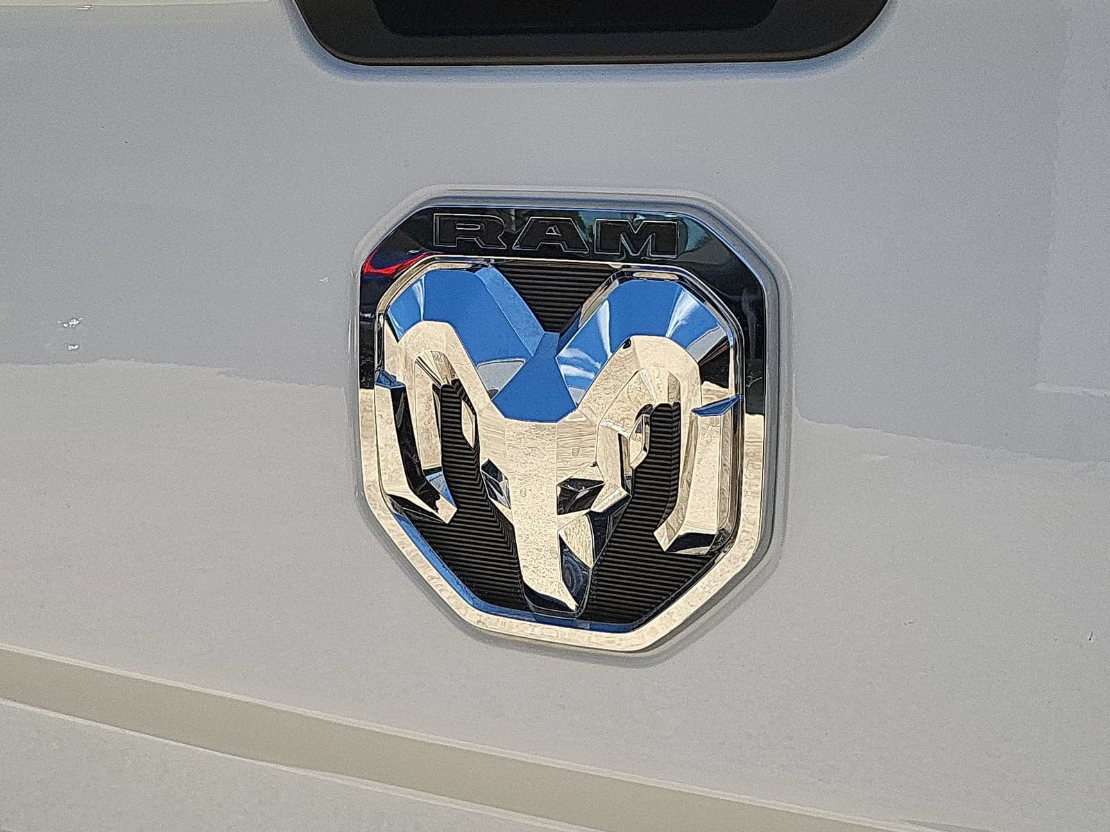 Used 2024 RAM 3500 Tradesman w/ Chrome Appearance Group AWD/4WD image 28