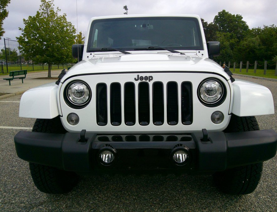 Used 2018 Jeep Wrangler Unlimited Sahara AWD/4WD image 9