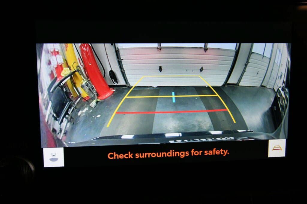 Used 2023 Toyota RAV4 SE w/ Weather & Moonroof Package AWD/4WD image 17