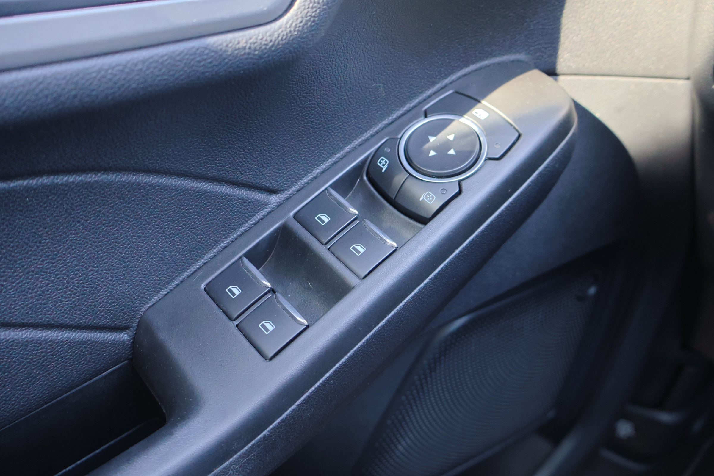 Certified 2021 Ford Escape SE w/ Cold Weather Package image 18