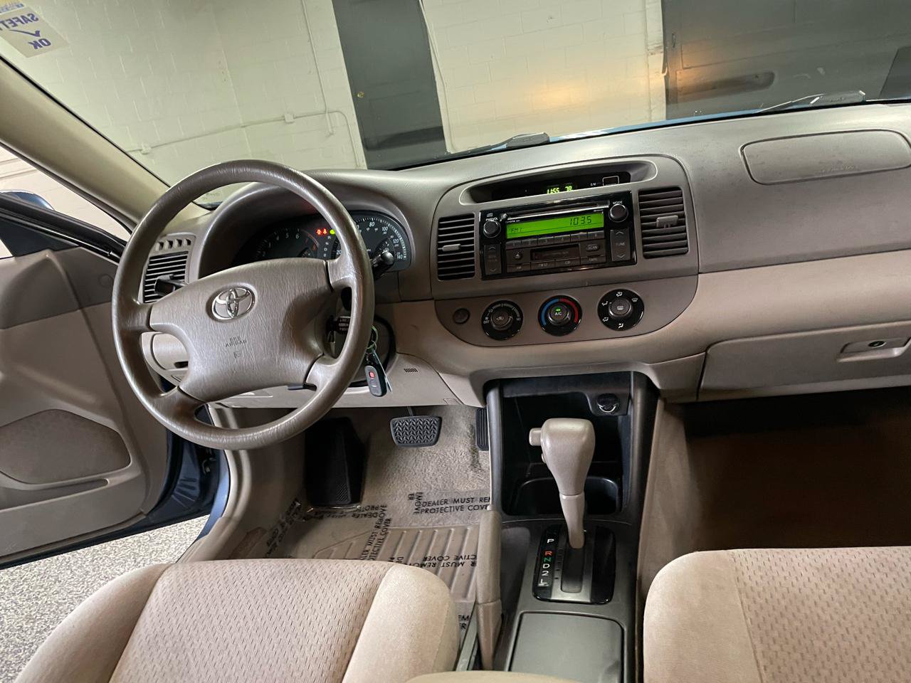 Used 2004 Toyota Camry LE FWD image 19