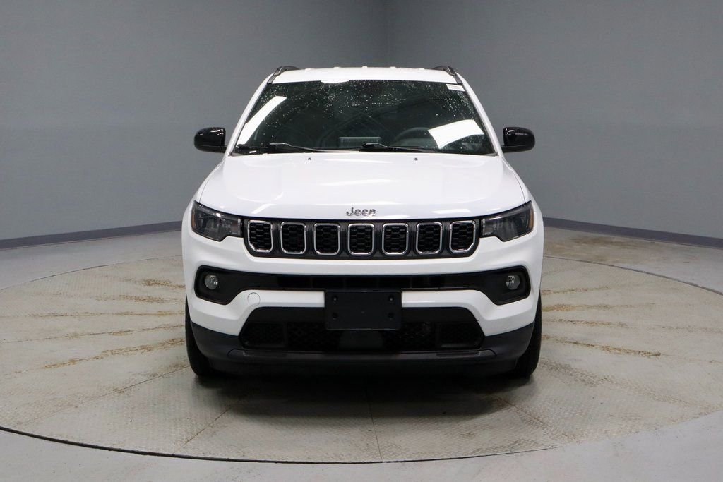 Used 2025 Jeep Compass Latitude image 5