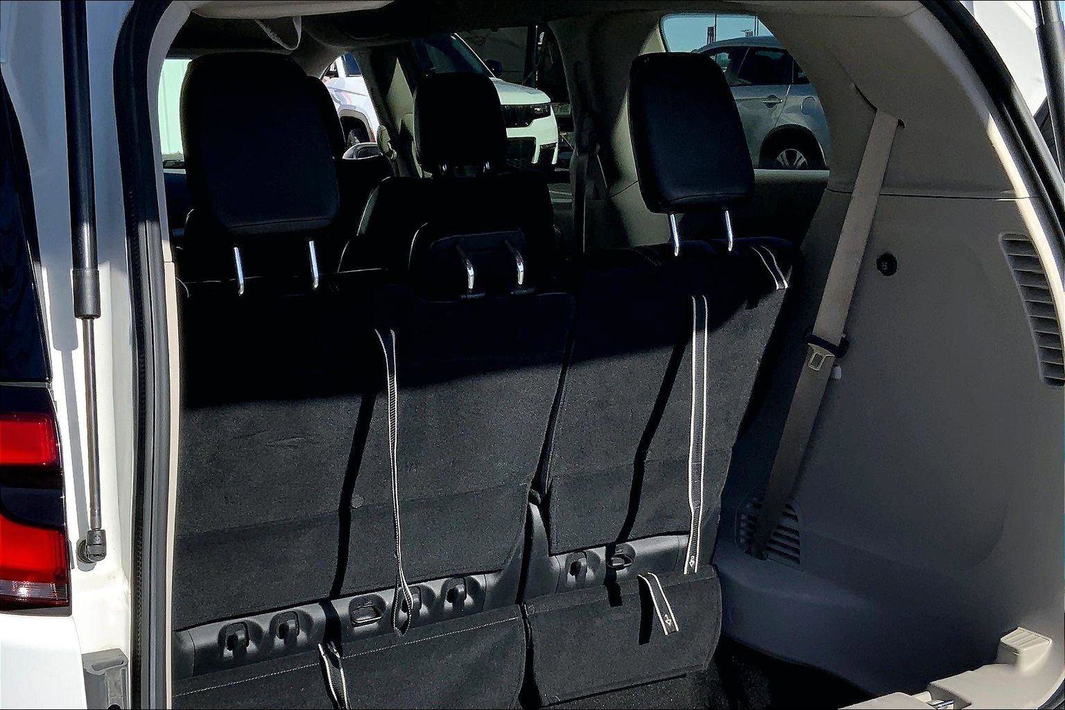 Used 2023 Chrysler Pacifica Touring-L image 24