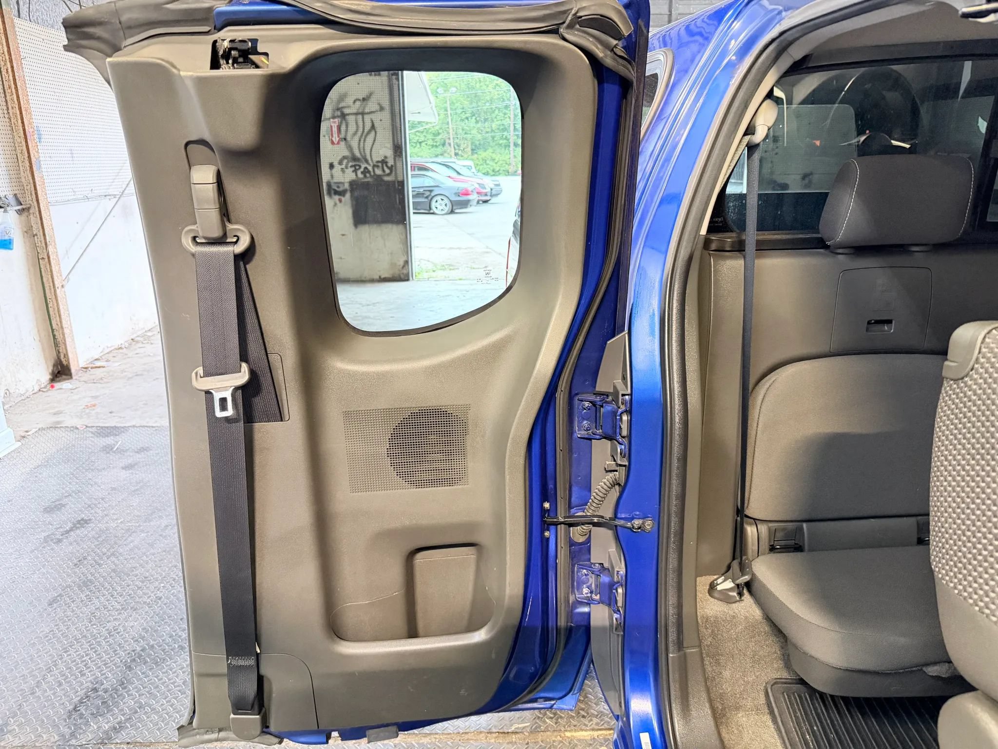 Used 2013 Nissan Frontier PRO-4X AWD/4WD image 33