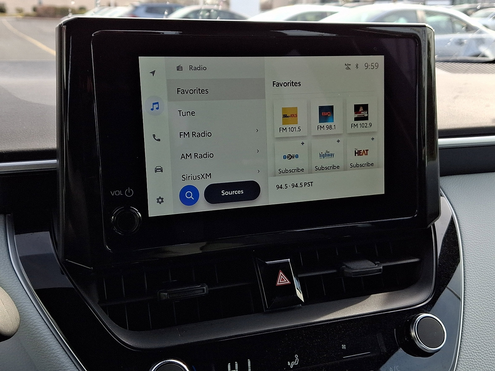 Used 2025 Toyota Corolla SE w/ Convenience Package image 16