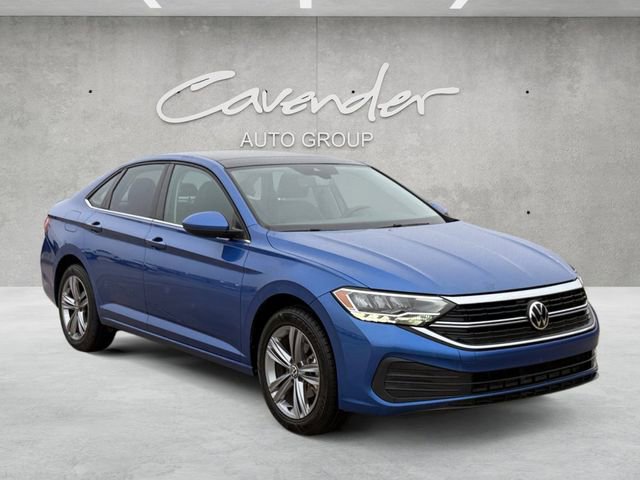 Used 2022 Volkswagen Jetta SE image 2