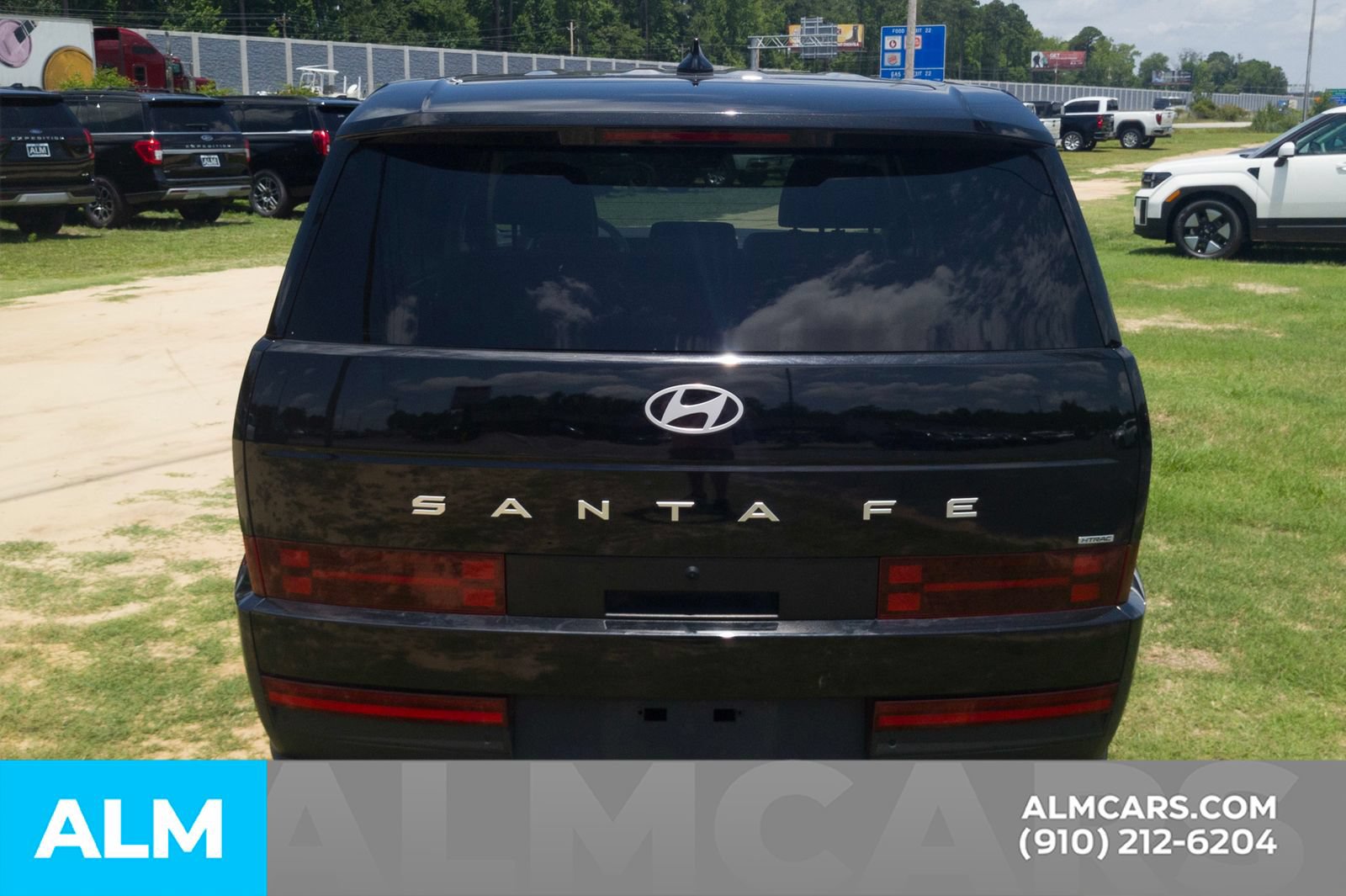 Used 2024 Hyundai Santa Fe SE AWD/4WD image 7