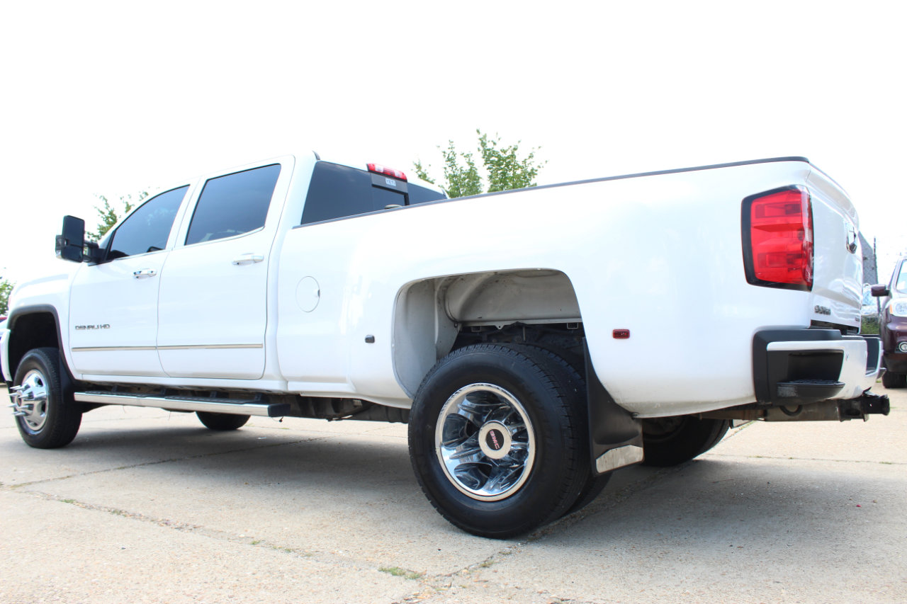 Used 2015 GMC Sierra 3500 Denali image 5
