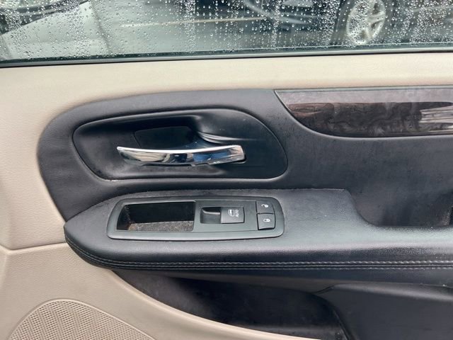 Used 2012 Dodge Grand Caravan SE image 25