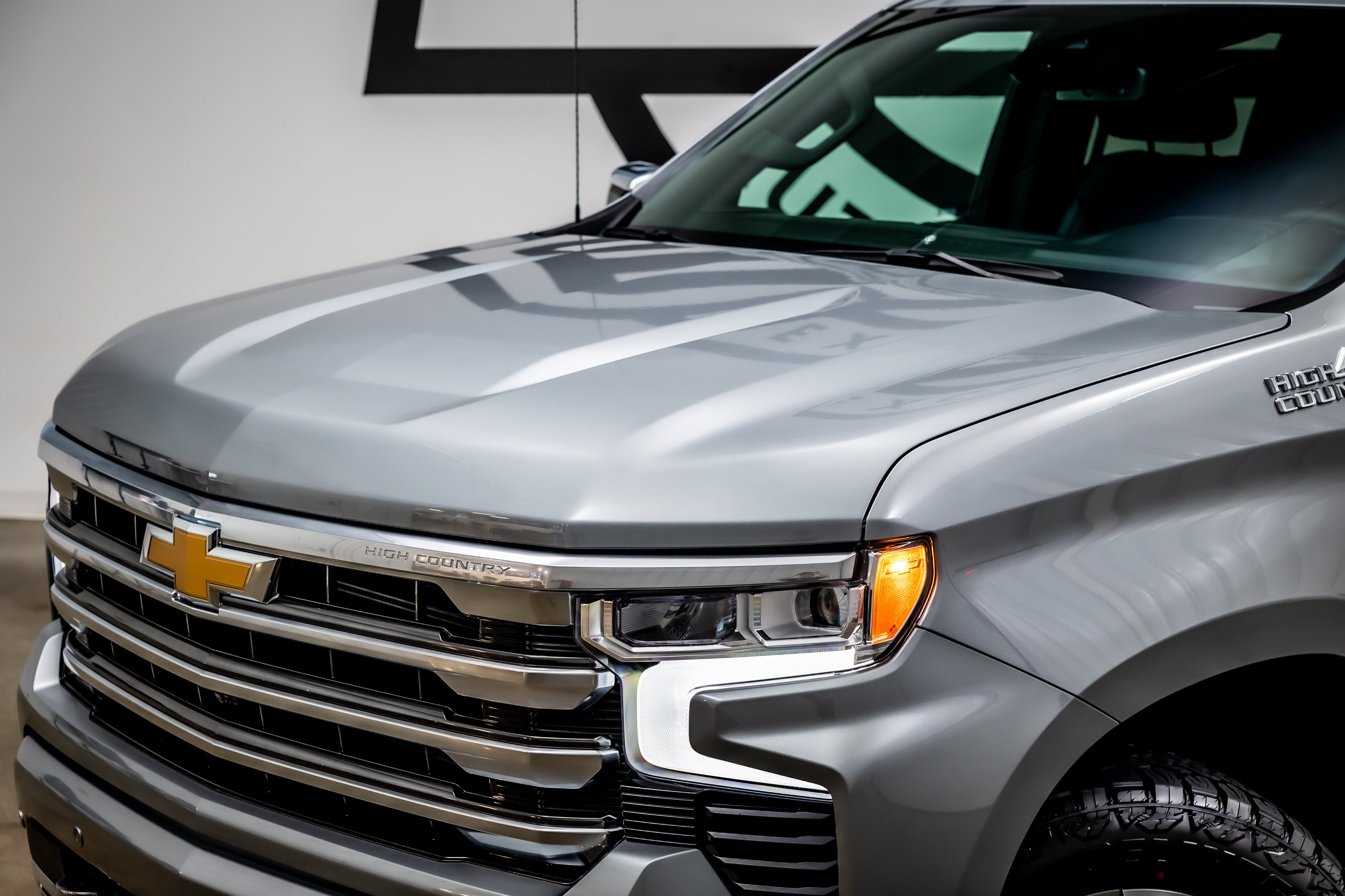 Used 2024 Chevrolet Silverado 1500 High Country w/ Z71 Off-Road Package AWD/4WD image 20