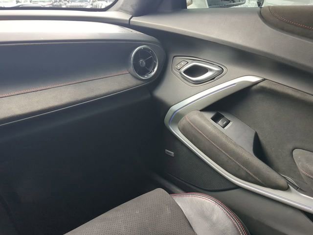 Used 2020 Chevrolet Camaro ZL1 image 17