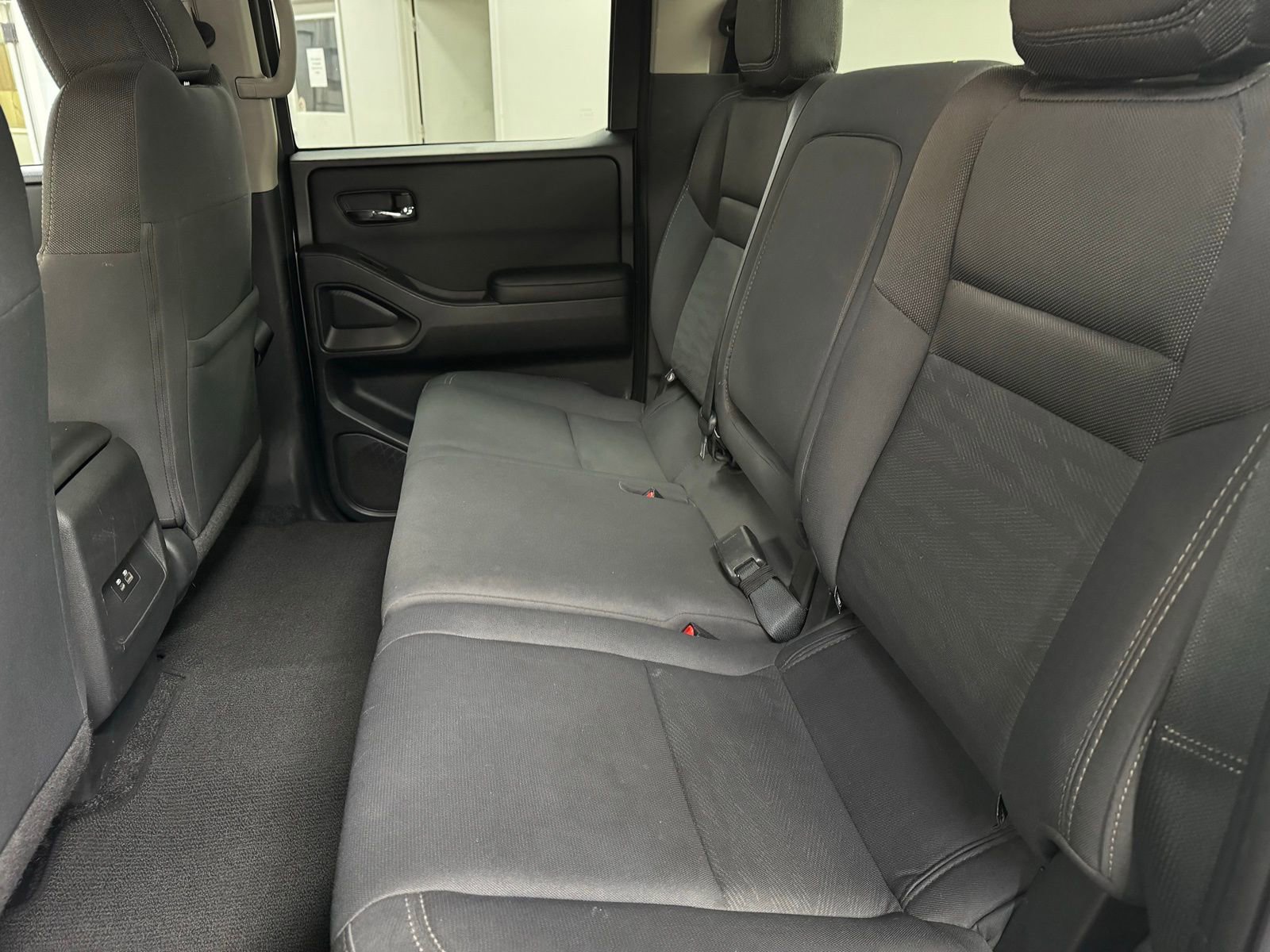 Used 2023 Nissan Frontier SV image 10