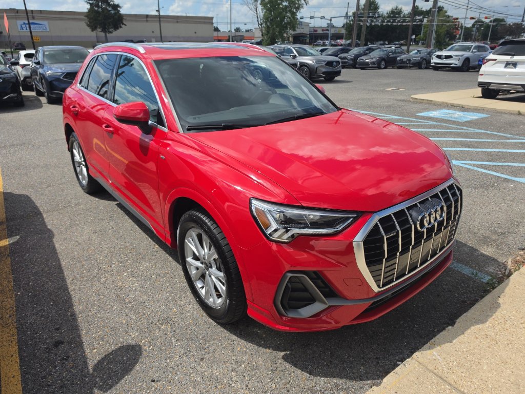 Used 2025 Audi Q3 2.0T Premium AWD/4WD image 3