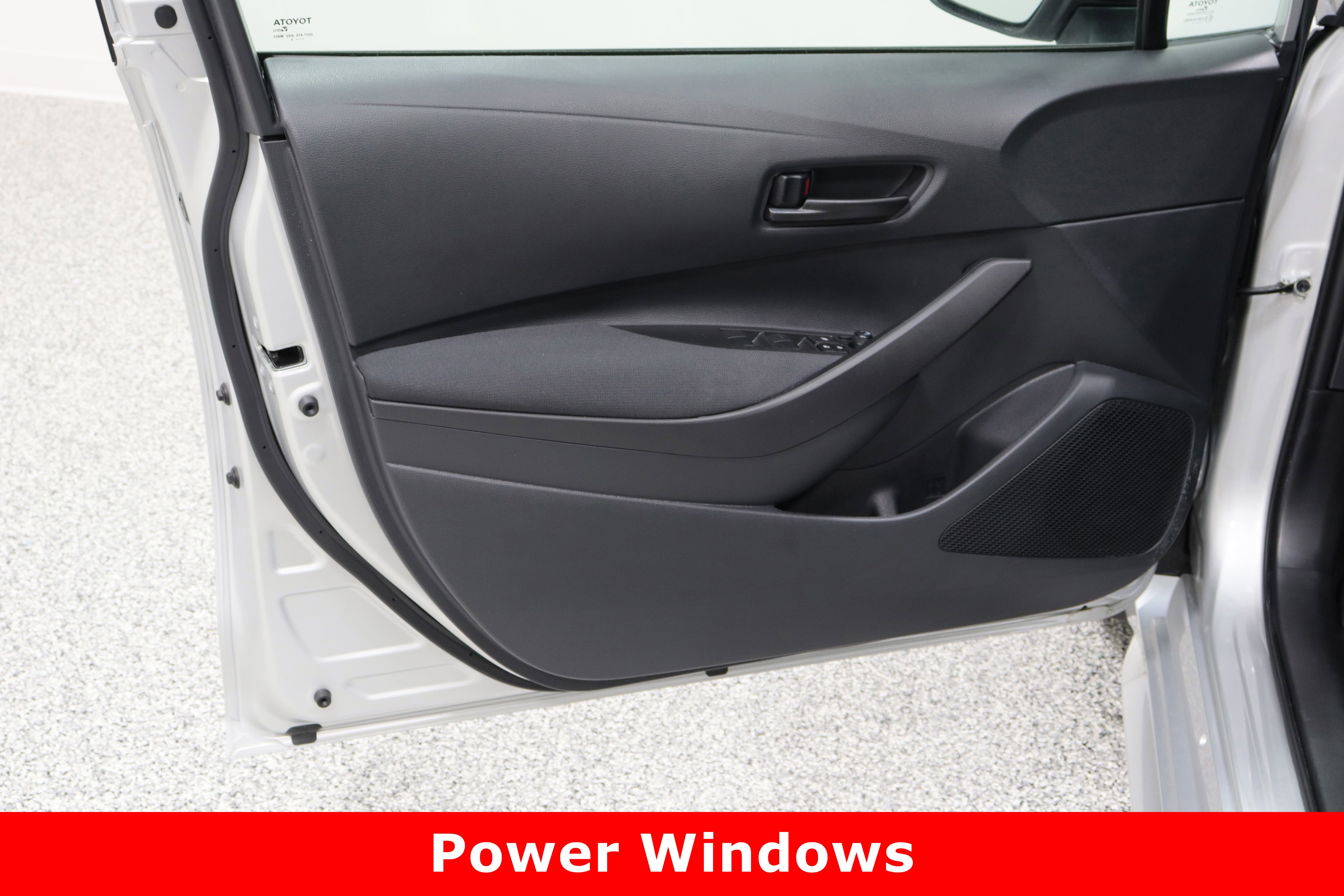 Used 2025 Toyota Corolla LE image 12