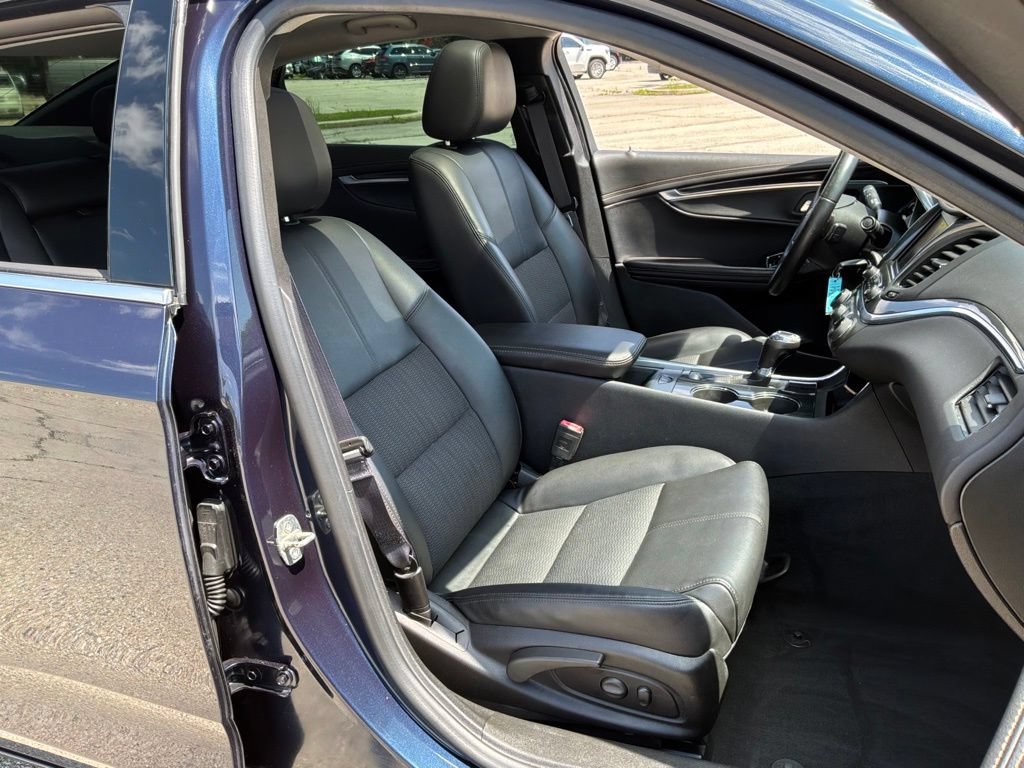 Used 2017 Chevrolet Impala LT w/ Convenience Package FWD image 34