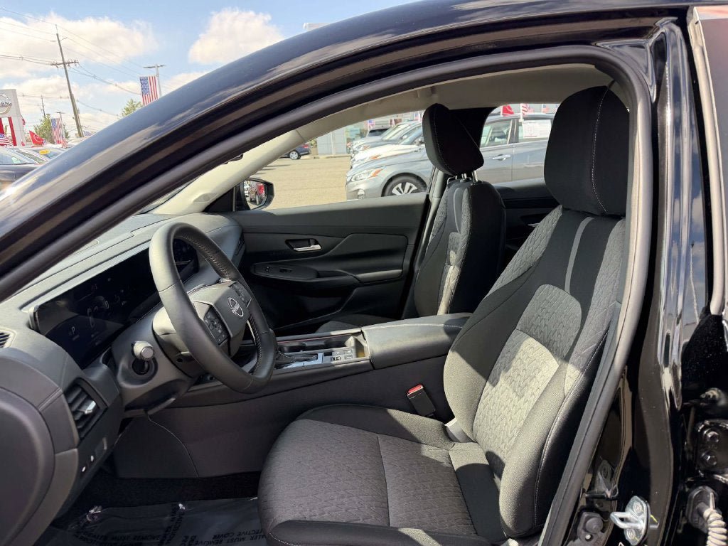 Certified 2026 Nissan Sentra SV w/ SV Convenience Package FWD image 14