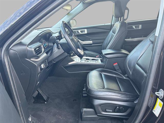 Used 2023 Ford Explorer XLT w/ Equipment Group 202A image 11
