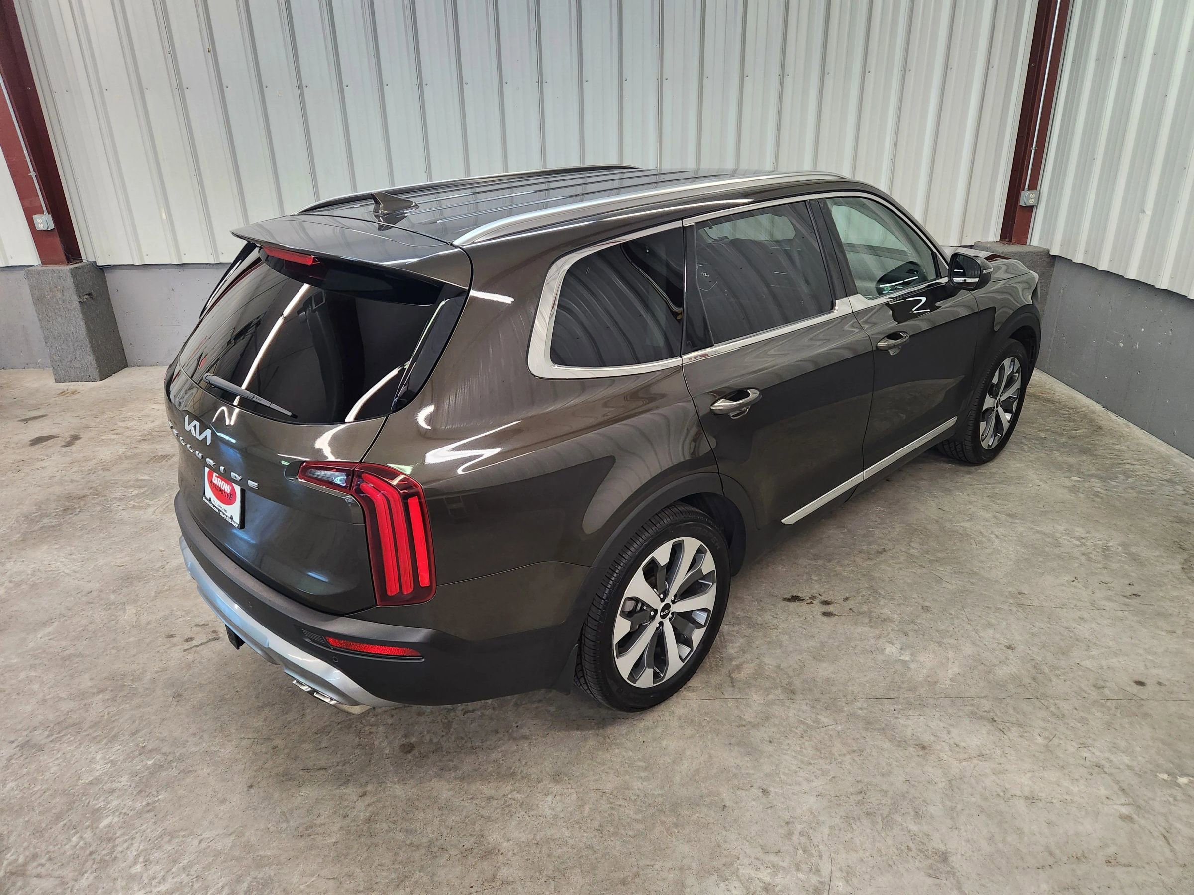 Used 2022 Kia Telluride EX w/ EX Premium Package image 16