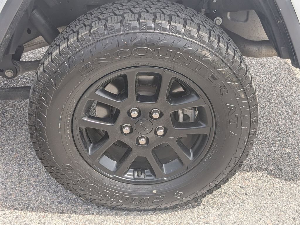 Used 2023 Jeep Gladiator Overland image 11