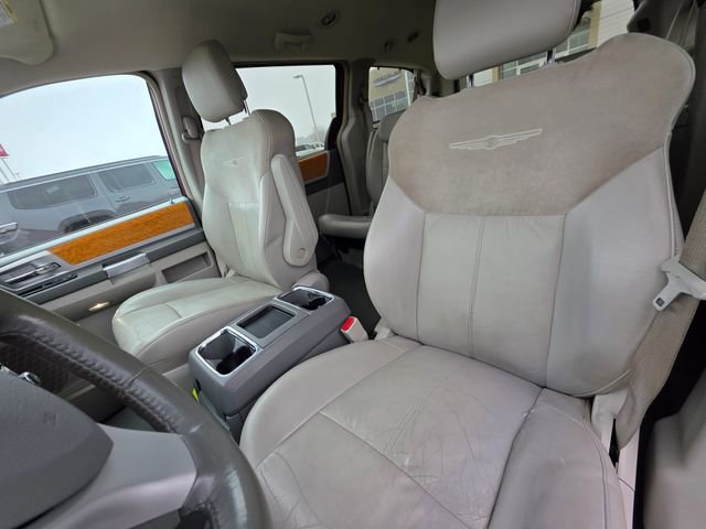 Used 2010 Chrysler Town & Country Limited w/ Trailer Tow Group image 24