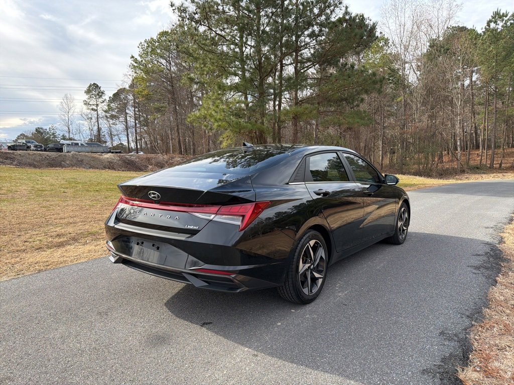 Used 2023 Hyundai Elantra Limited image 5