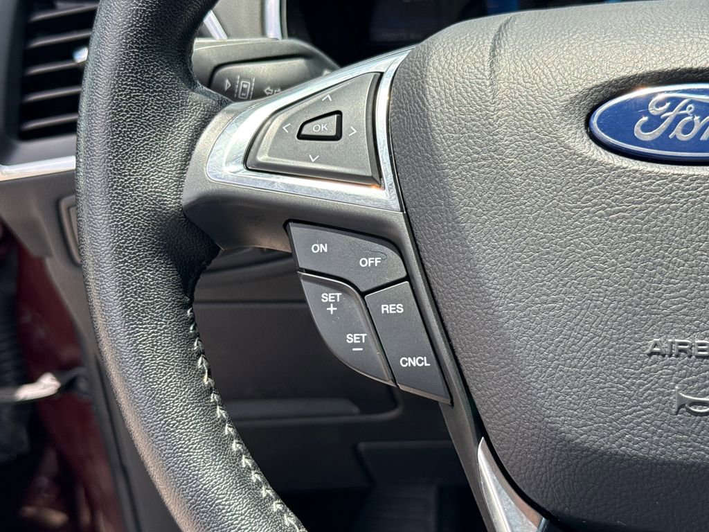 Used 2021 Ford Edge Titanium FWD image 15