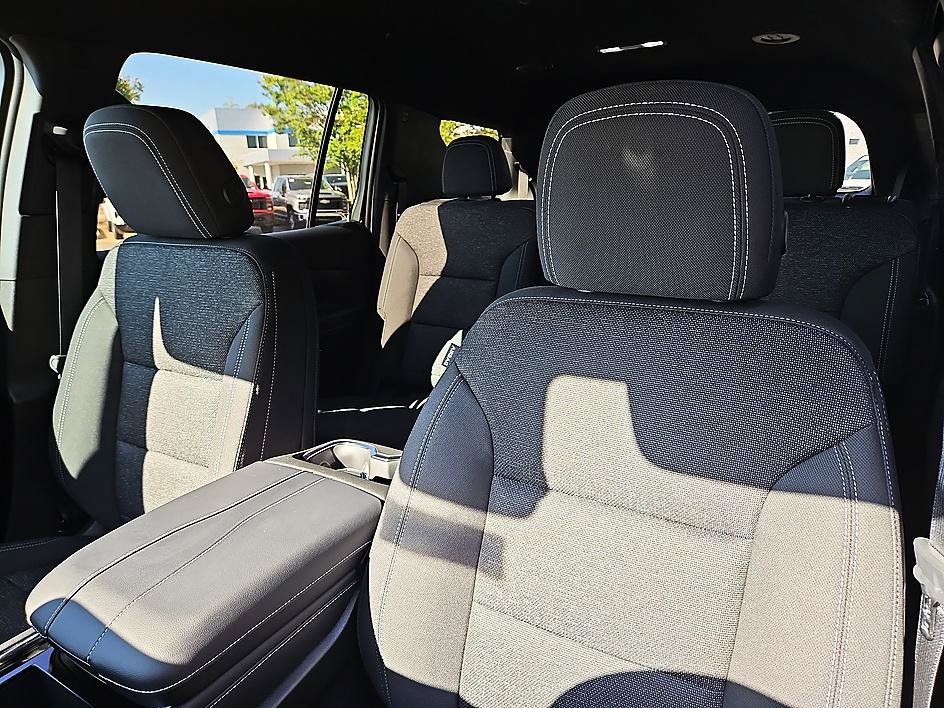 New 2027 Chevrolet Traverse LT w/ Midnight/Sport Edition AWD/4WD image 16