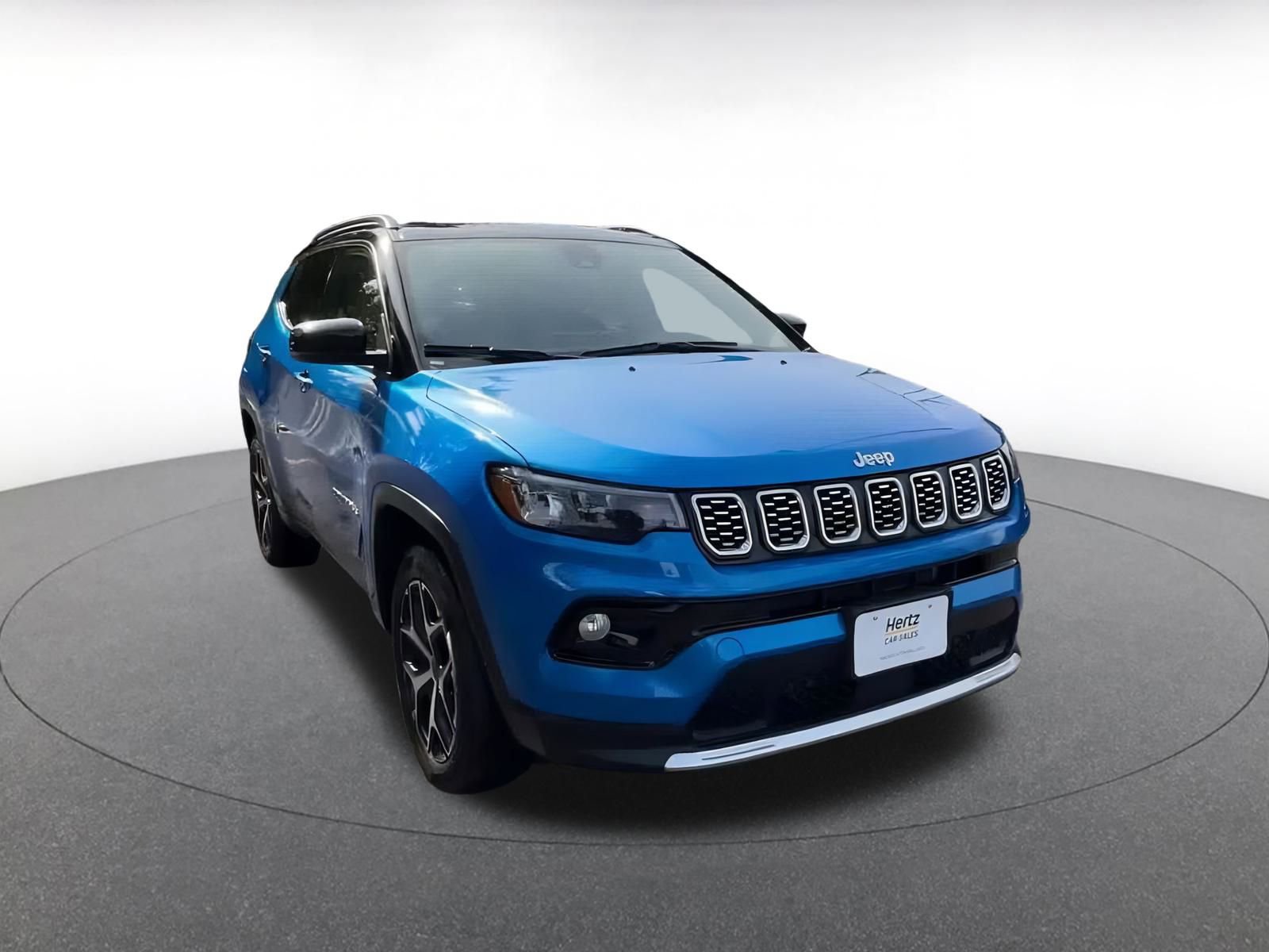 Used 2025 Jeep Compass Limited image 3