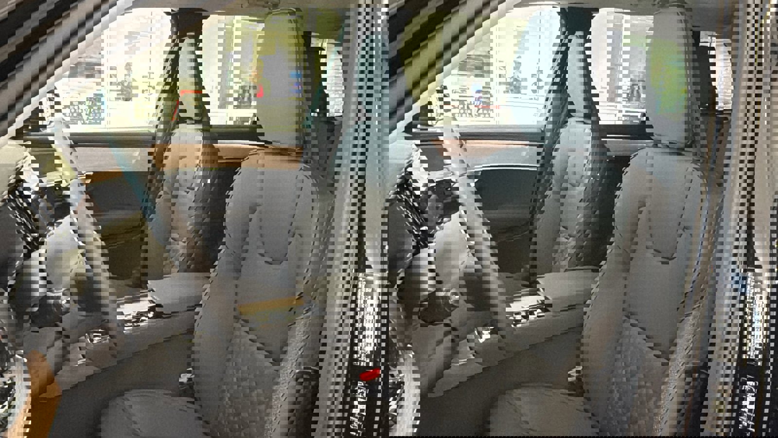 New 2026 Volvo XC90 B6 Plus w/ Protection Package Premier image 23