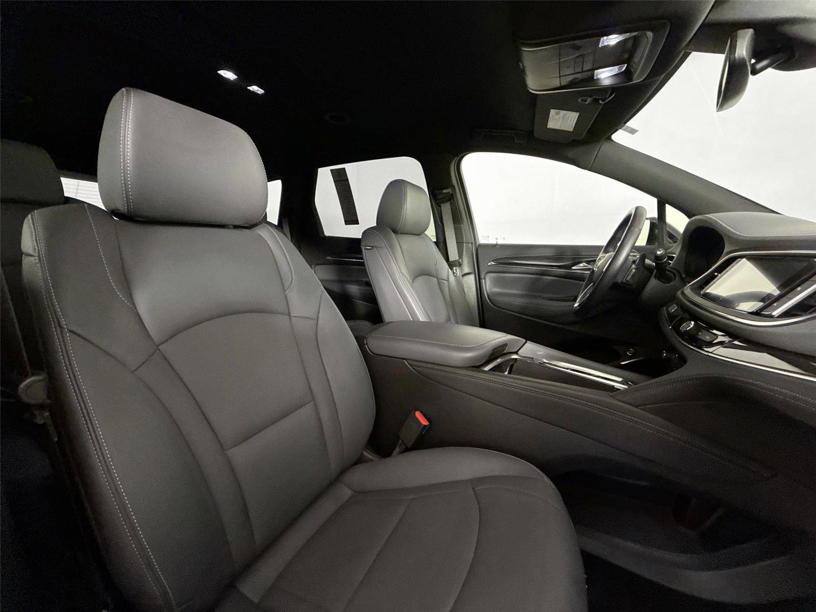 Used 2024 Buick Enclave Essence image 42