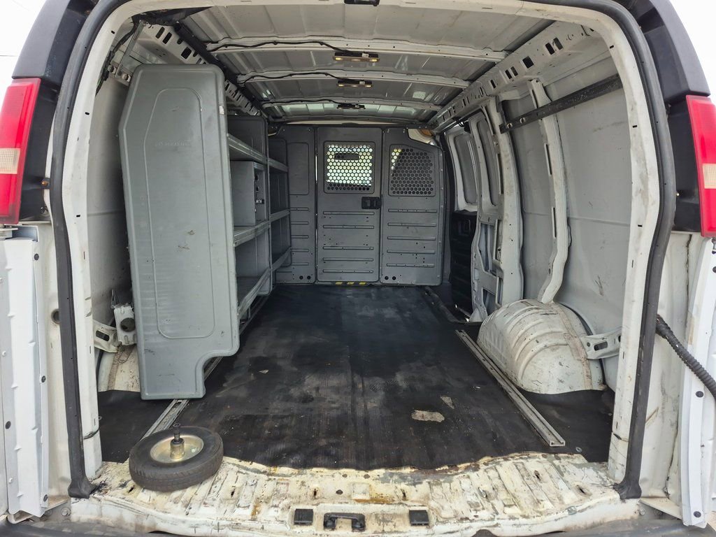 Used 2015 Chevrolet Express 2500 RWD image 7