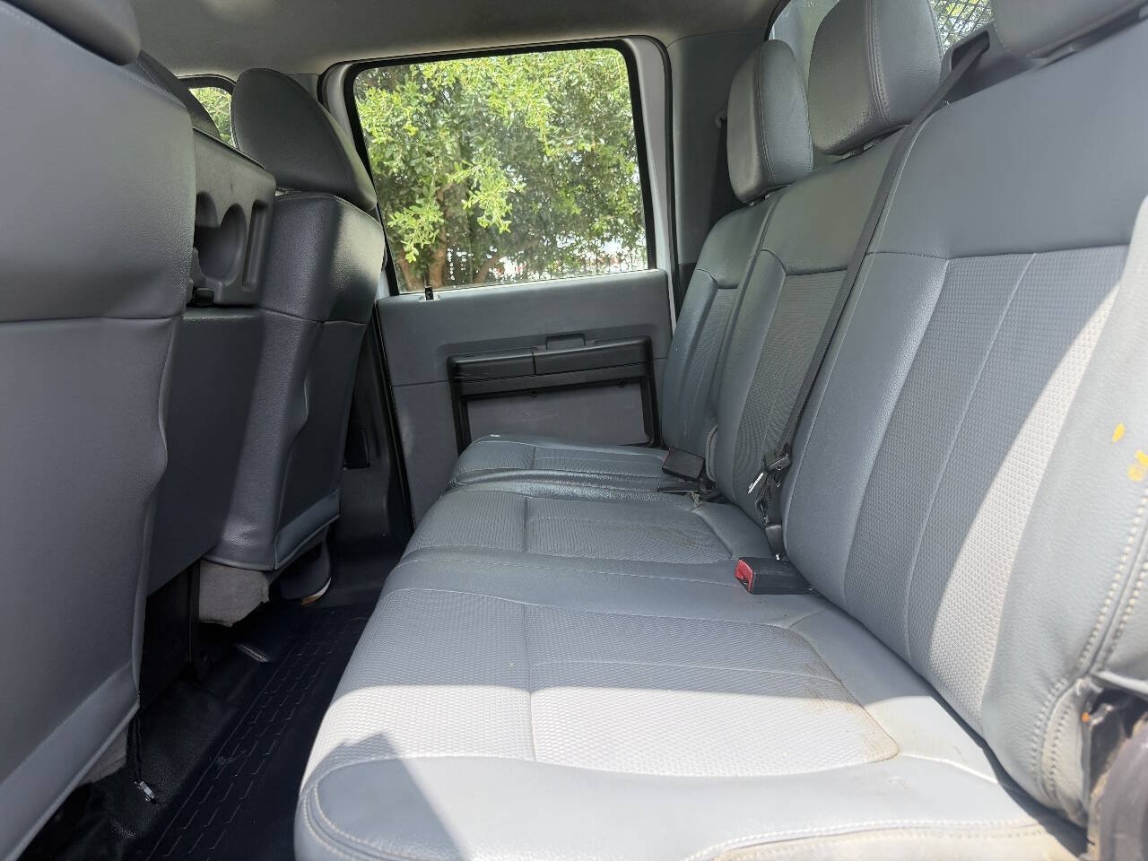 Used 2016 Ford F550 4x4 Crew Cab Super Duty image 18