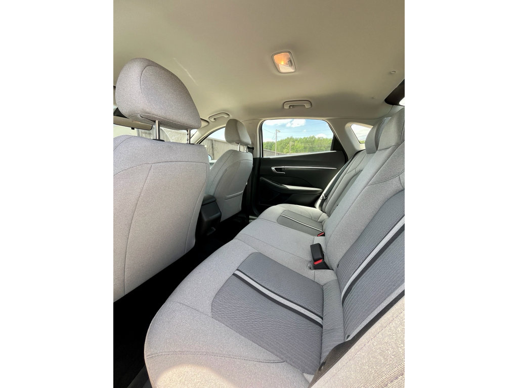 Used 2022 Hyundai Sonata SE FWD image 12
