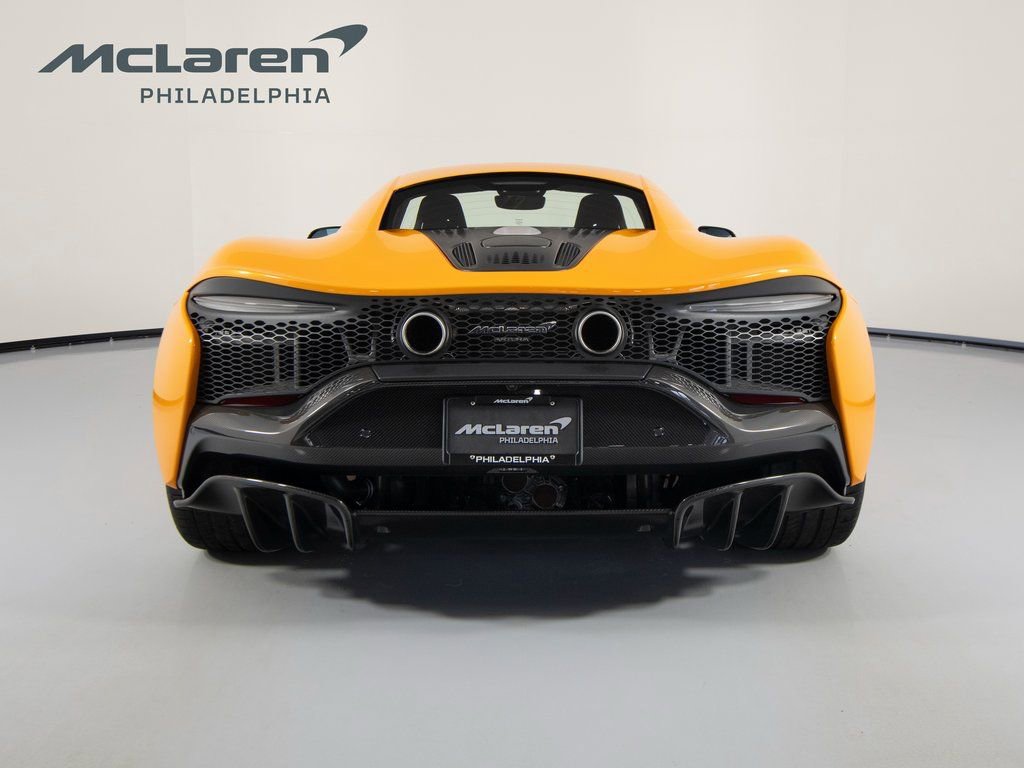 Used 2023 McLaren Artura image 6