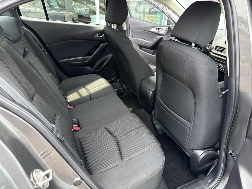 Used 2018 MAZDA MAZDA3 Sport w/ Preferred Equipment Package FWD image 13