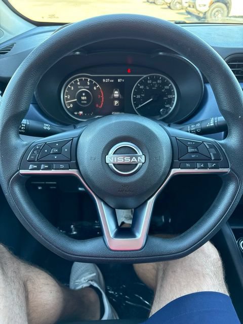 Used 2025 Nissan Versa SV FWD image 8