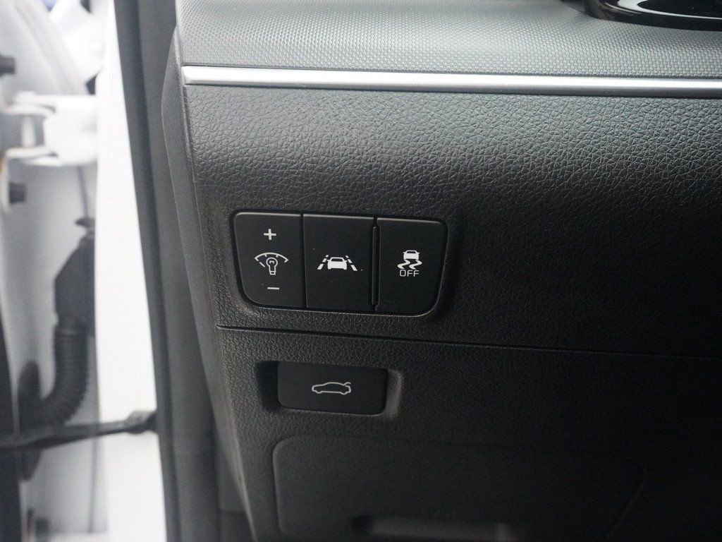 Used 2023 Kia K5 GT-Line image 37