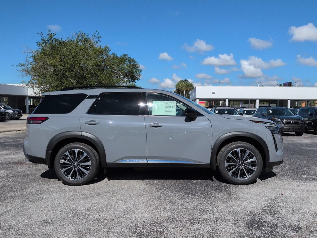 New 2026 Nissan Pathfinder Platinum FWD image 3