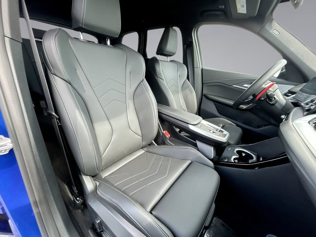 Used 2025 BMW X1 M35i AWD/4WD image 16