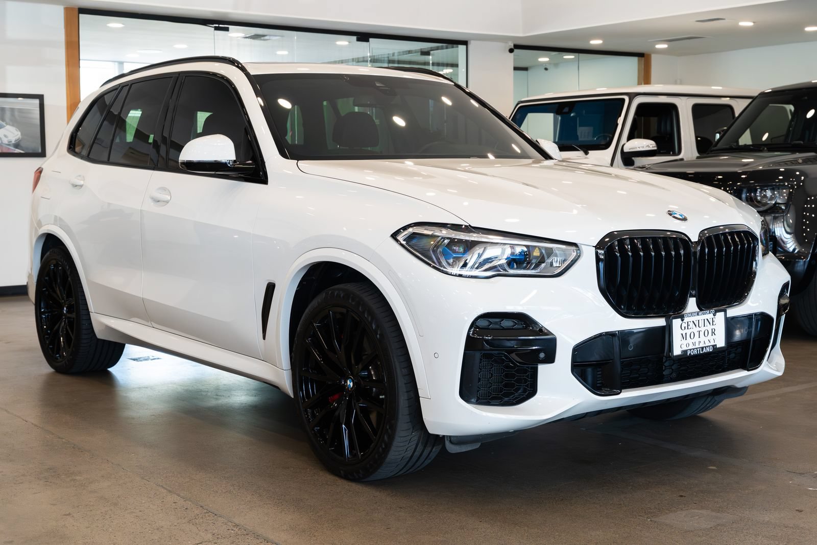 Used 2023 BMW X5 M50i w/ Executive Package AWD/4WD image 3
