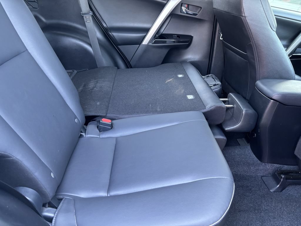 Used 2018 Toyota RAV4 Limited w/ Advanced Technology Package FWD image 29