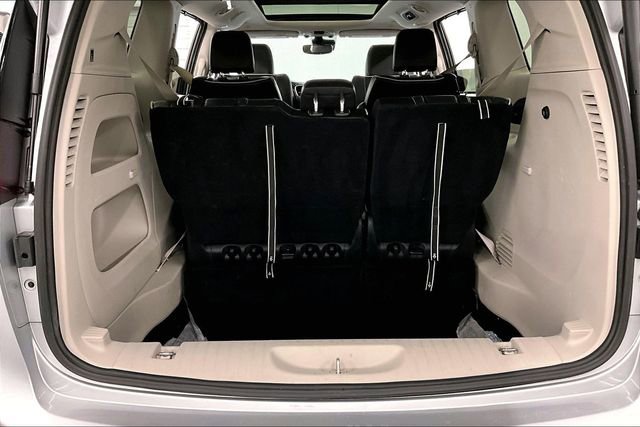 Used 2024 Chrysler Pacifica Limited image 38