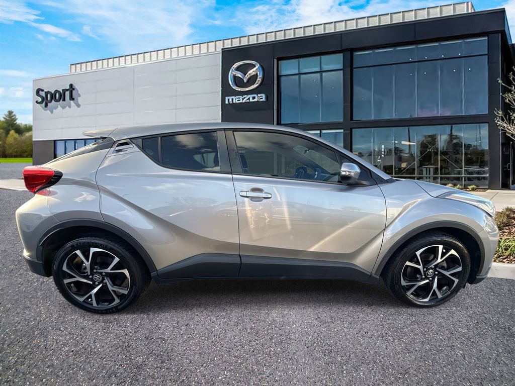 Used 2020 Toyota C-HR XLE image 2