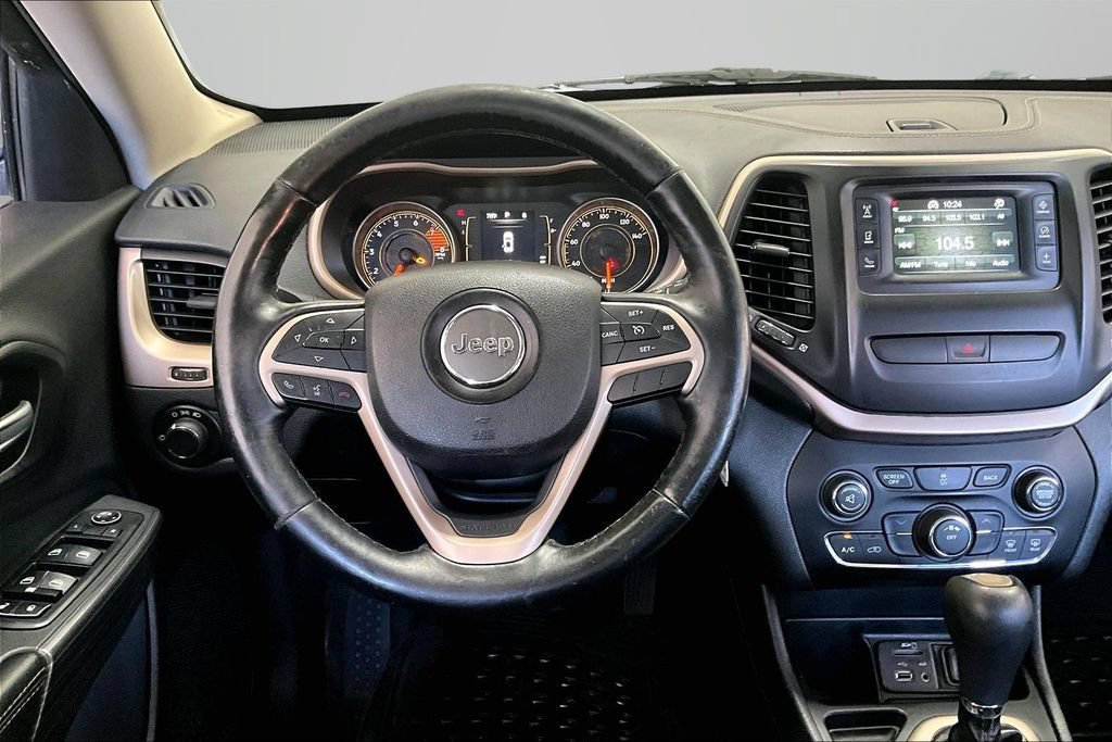 Used 2016 Jeep Cherokee Sport w/ Cold Weather Group FWD image 8