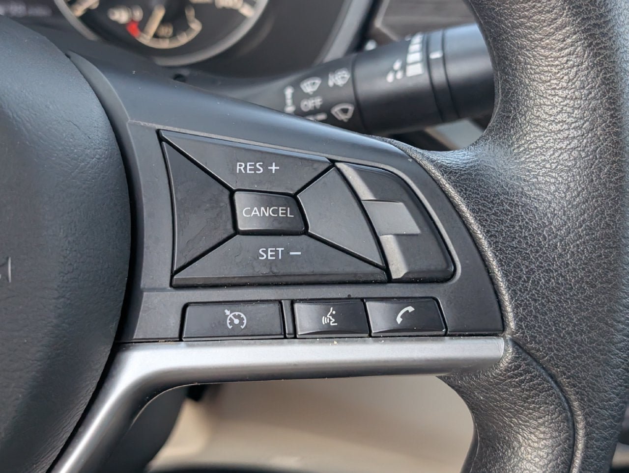 Used 2025 Nissan Altima 2.5 SV FWD image 21