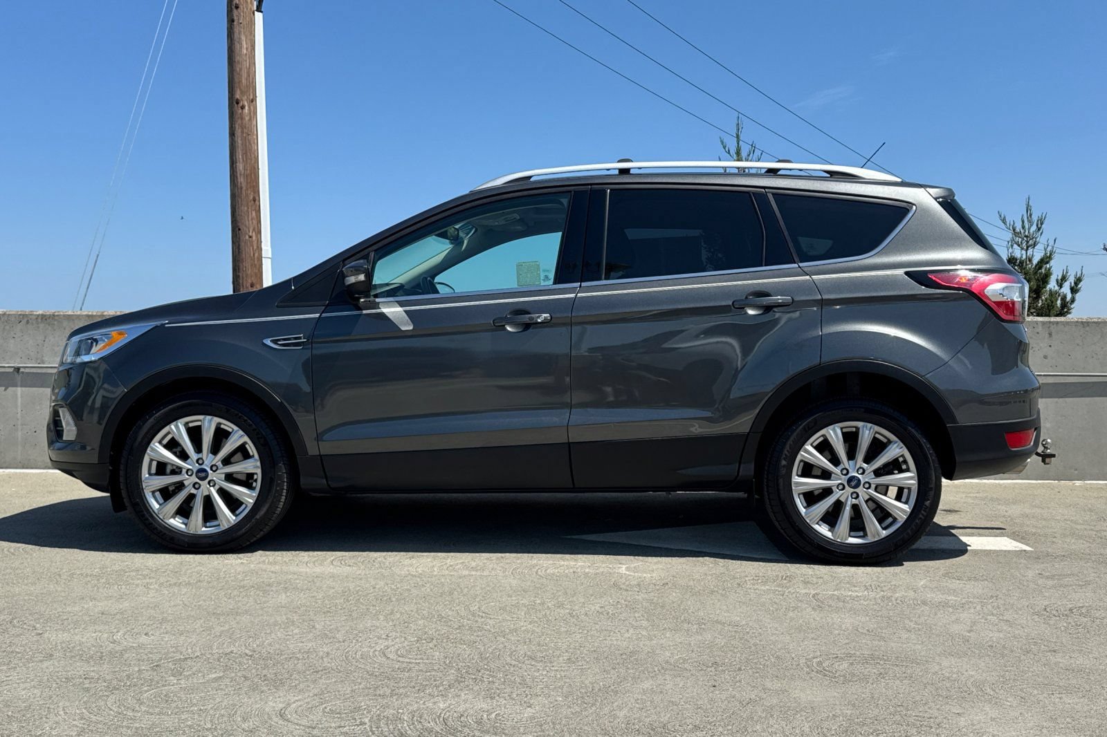 Used 2017 Ford Escape Titanium AWD/4WD image 7