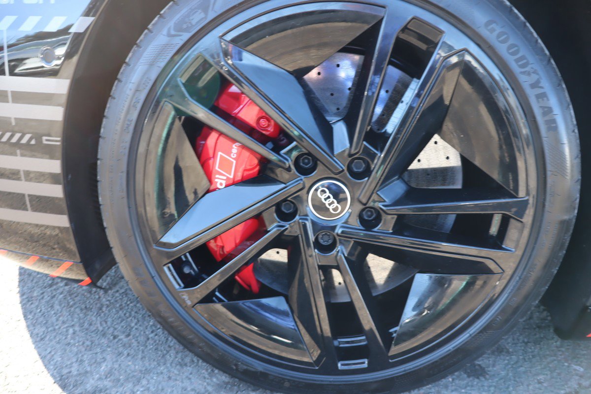 Used 2023 Audi RS e-tron GT image 26