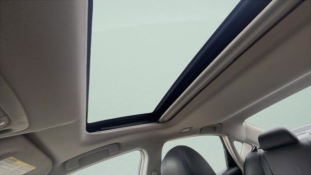 Used 2013 Nissan Altima 2.5 SL w/ Technology Pkg image 19